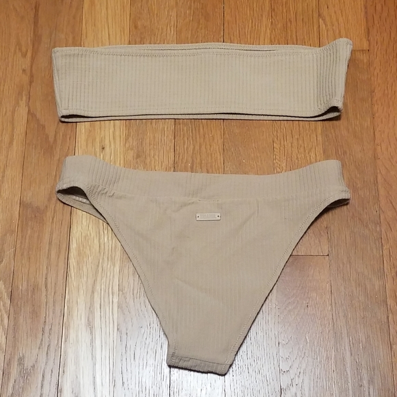 NWOT Triangl Daria Tan Bikini Size S/XS - Picture 3 of 4